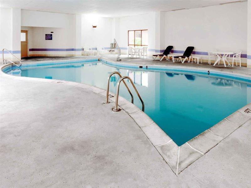 Days Inn & Suites By Wyndham Northwest Indianapolis Esterno foto