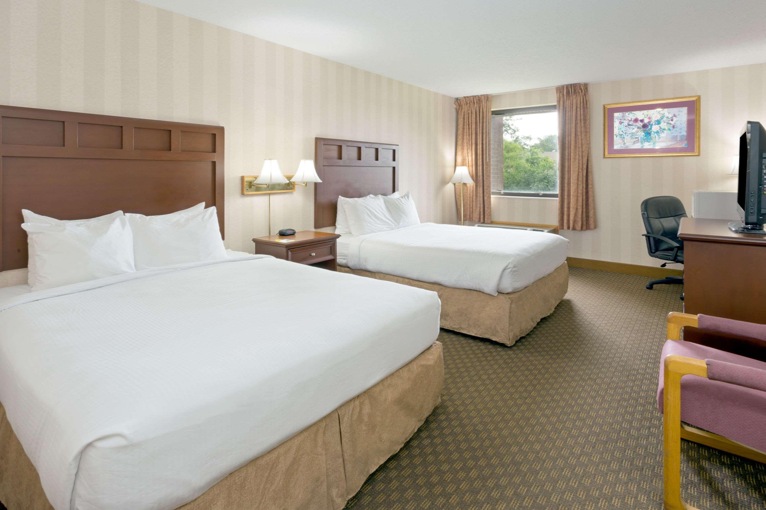 Days Inn & Suites By Wyndham Northwest Indianapolis Esterno foto