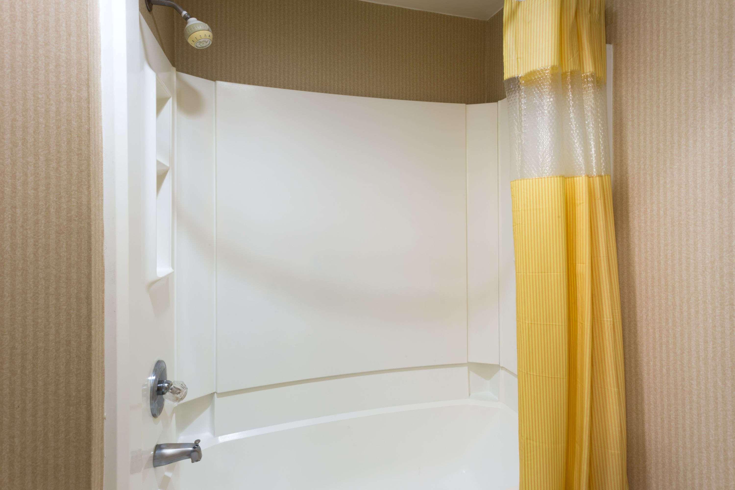Days Inn & Suites By Wyndham Northwest Indianapolis Esterno foto