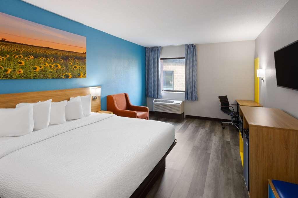 Days Inn & Suites By Wyndham Northwest Indianapolis Camera foto